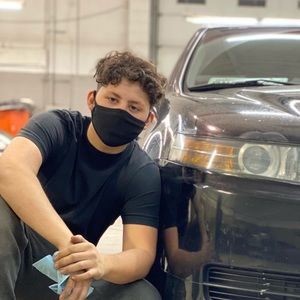 Meet your Posher, Adrian